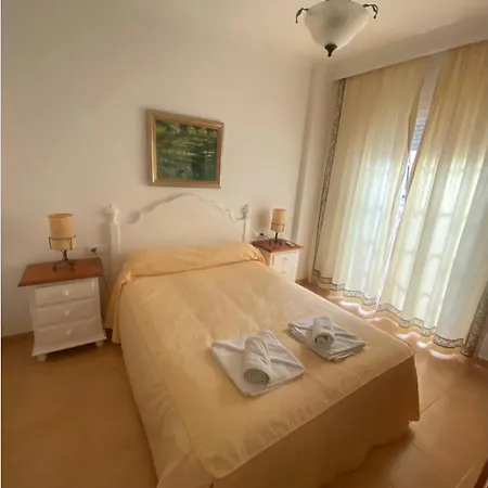 Acogedor Playa Torrecilla נרחה